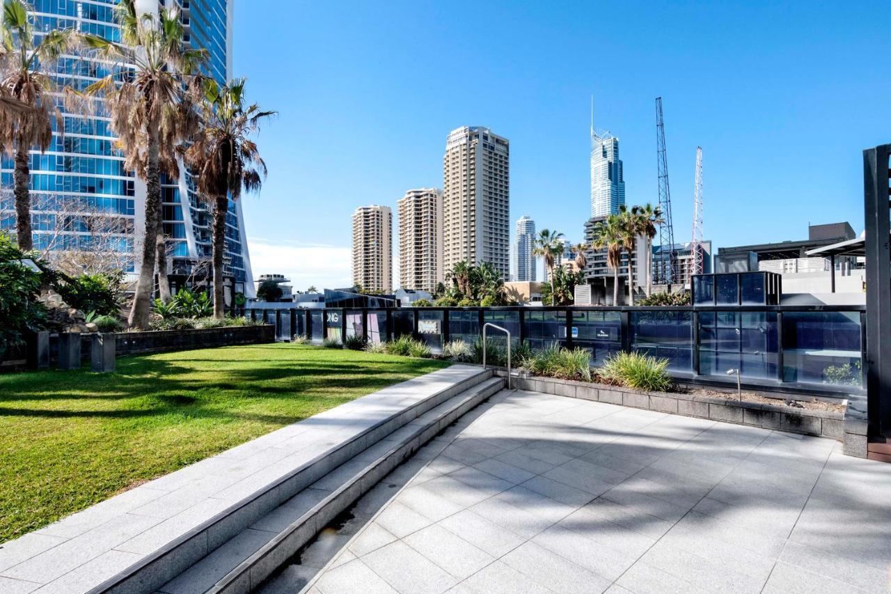 Circle On Cavill: Hinterland View Gold Coast