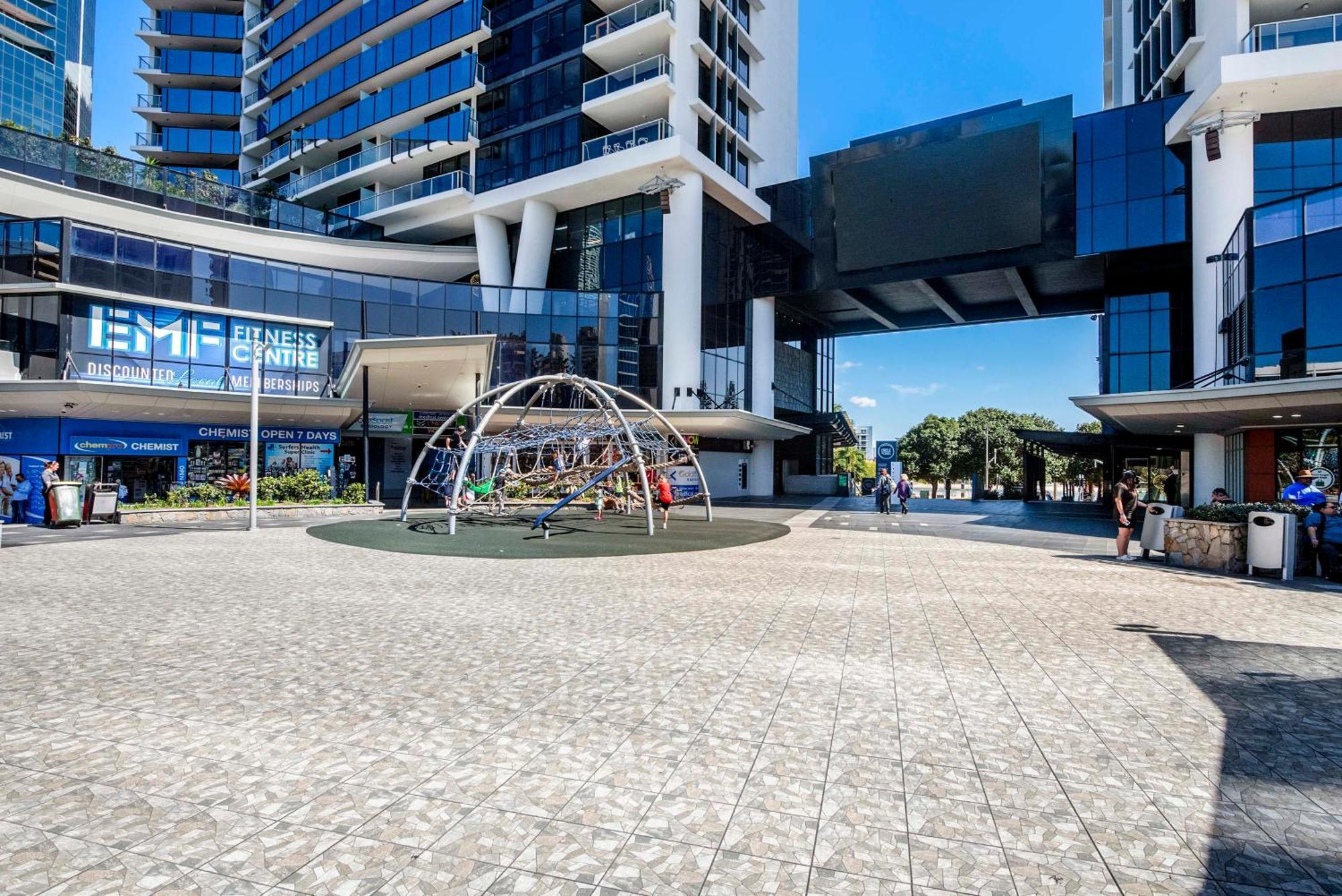 Circle On Cavill: Hinterland View Gold Coast