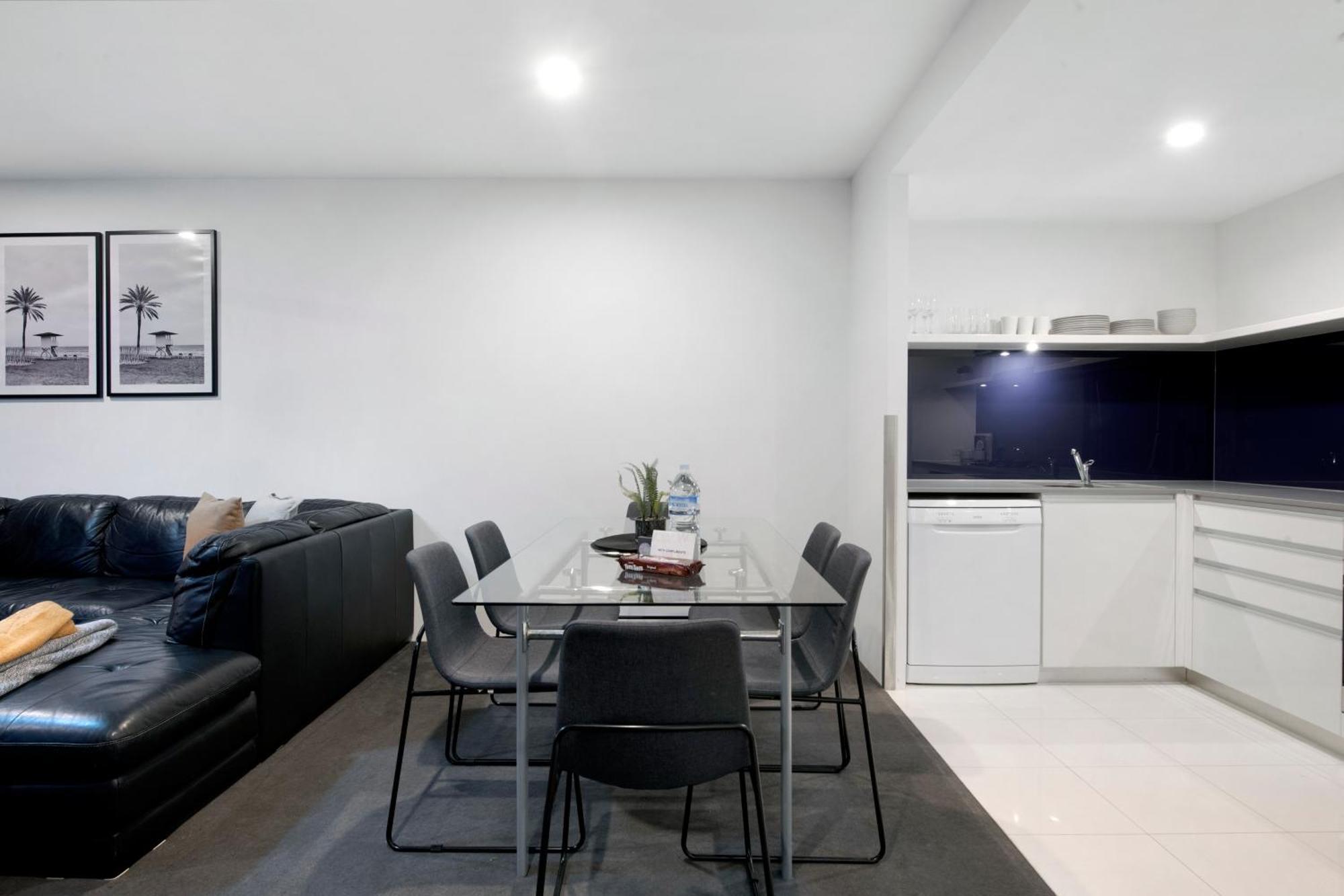 Apartment Circle On Cavill: Hinterland View Gold Coast